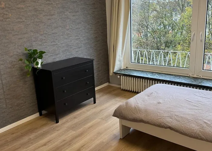 Simple Bright 3-room With Balcony